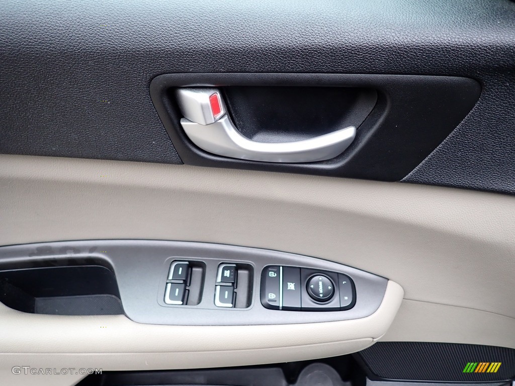 2017 Kia Optima LX Door Panel Photos