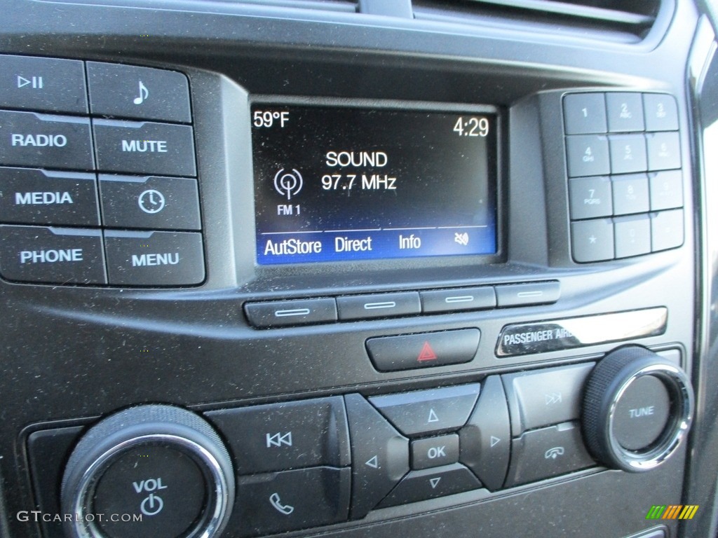 2018 Explorer FWD - Oxford White / Medium Stone photo #19