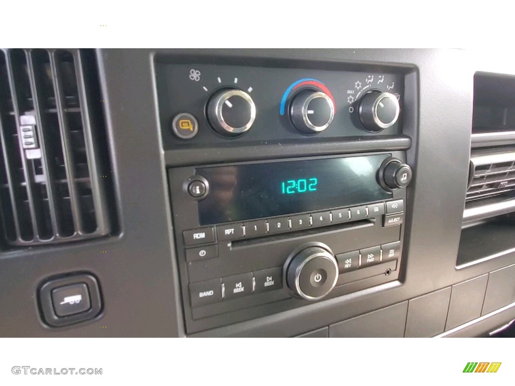 2014 Chevrolet Express 3500 Cargo WT Controls Photos
