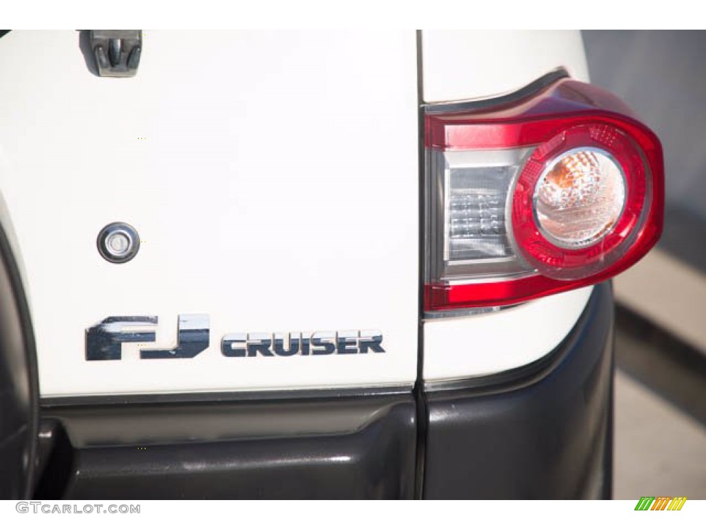 2012 FJ Cruiser 4WD - Iceberg White / Dark Charcoal photo #12