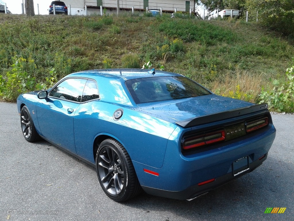 2021 Challenger R/T Scat Pack - Frostbite / Black photo #8