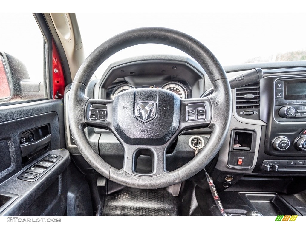 2015 Ram 2500 Tradesman Crew Cab 4x4 Black/Diesel Gray Steering Wheel Photo #143113654