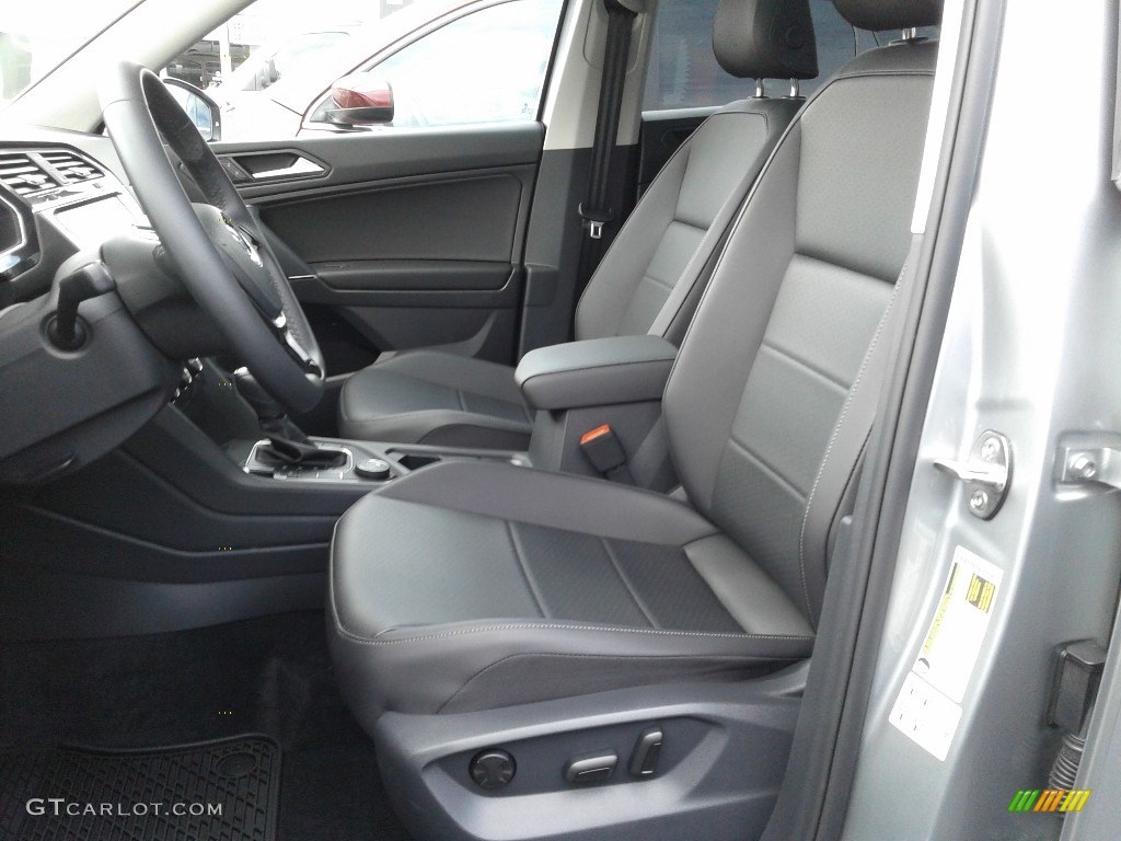 Titan Black Interior 2020 Volkswagen Tiguan SEL Photo #143113966