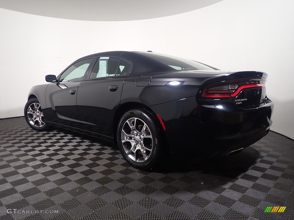 2015 Charger SE AWD - Phantom Black Tri-Coat Pearl / Black photo #10