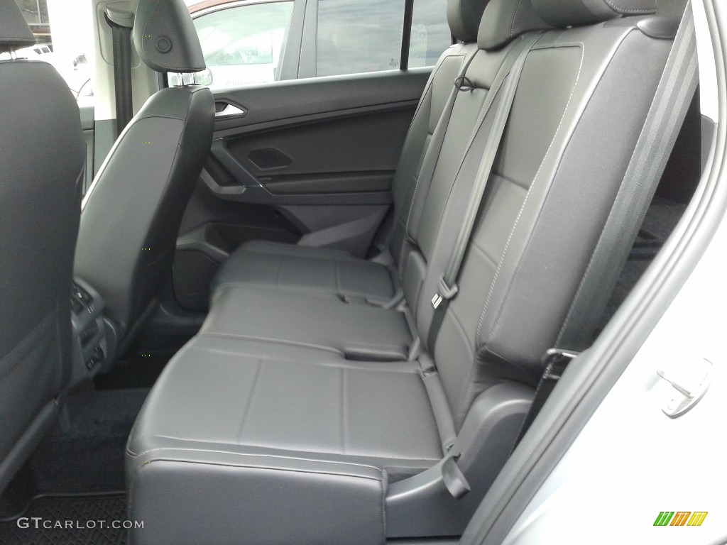 Titan Black Interior 2020 Volkswagen Tiguan SEL Photo #143114014