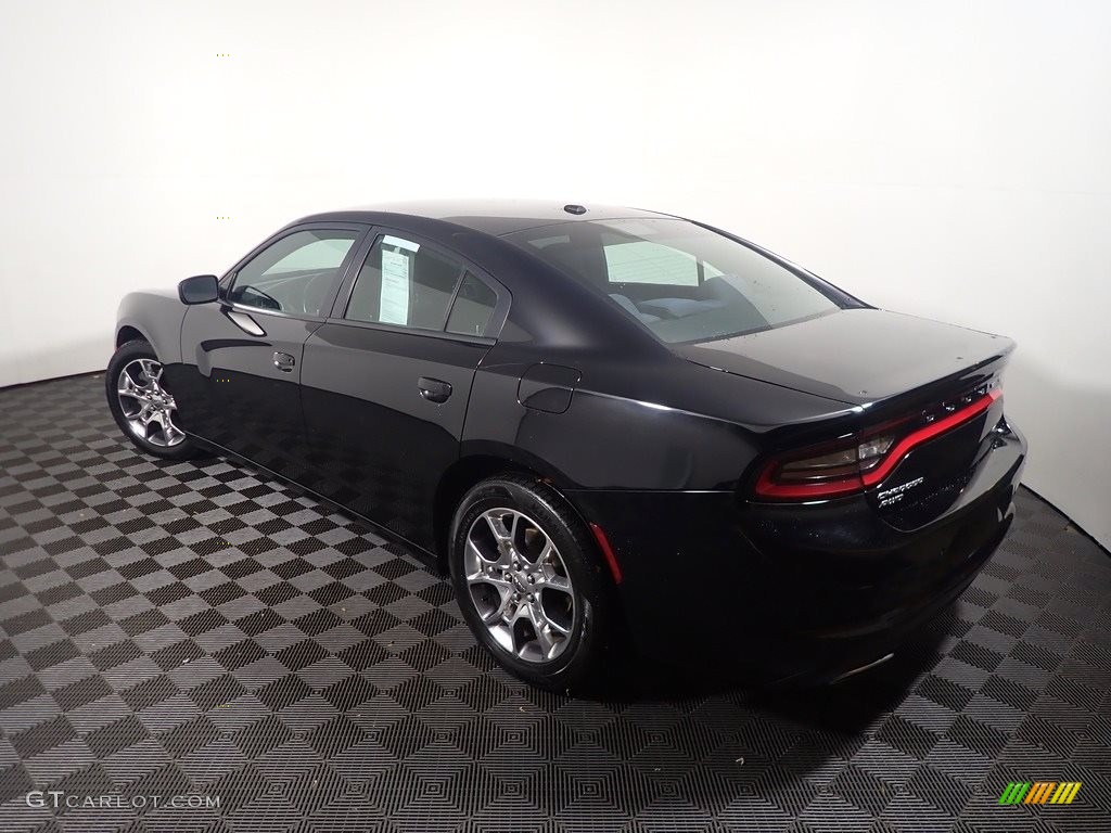 2015 Charger SE AWD - Phantom Black Tri-Coat Pearl / Black photo #11