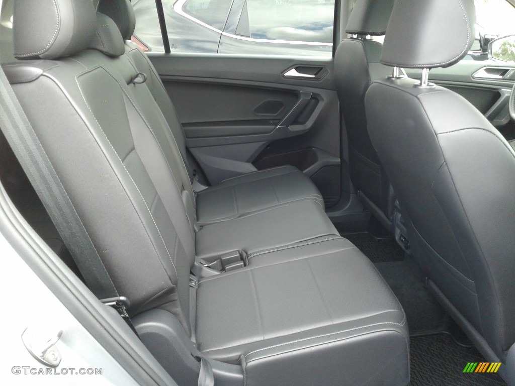 Titan Black Interior 2020 Volkswagen Tiguan SEL Photo #143114111