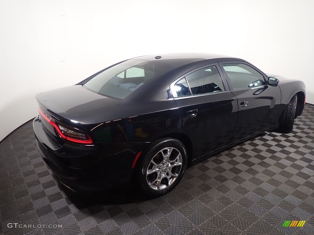 2015 Charger SE AWD - Phantom Black Tri-Coat Pearl / Black photo #16