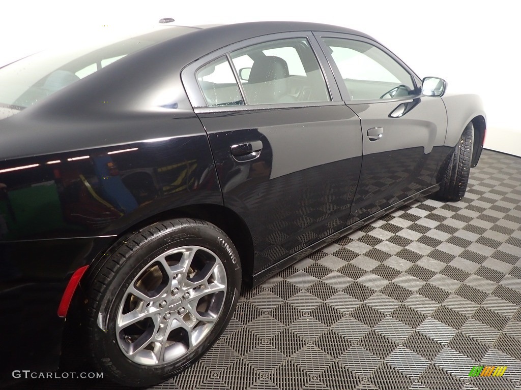 2015 Charger SE AWD - Phantom Black Tri-Coat Pearl / Black photo #18