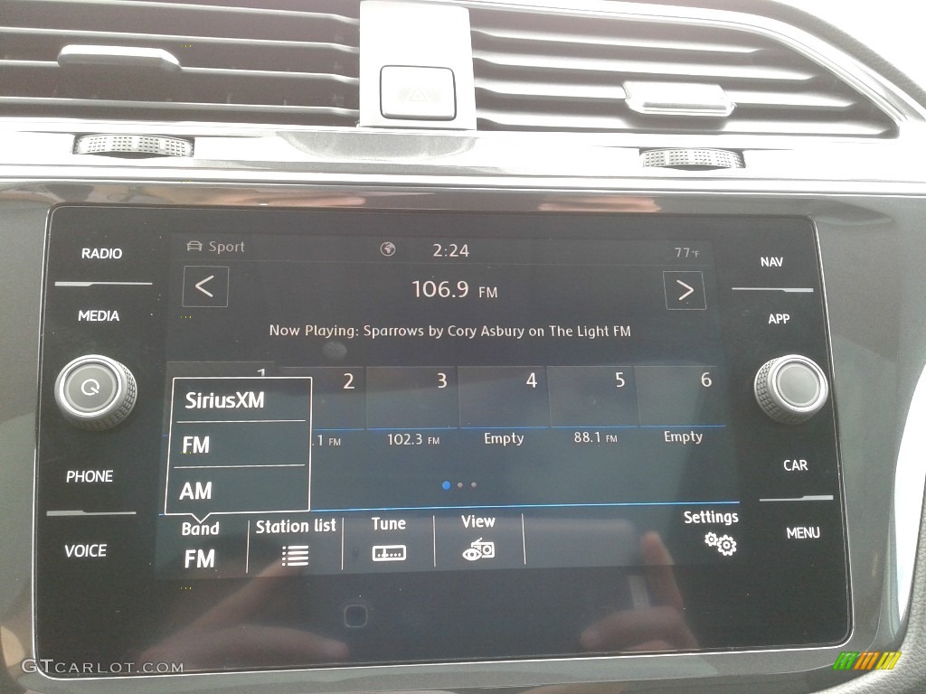 2020 Volkswagen Tiguan SEL Audio System Photo #143114239