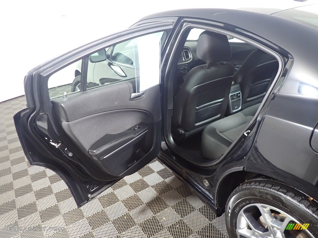 2015 Charger SE AWD - Phantom Black Tri-Coat Pearl / Black photo #33