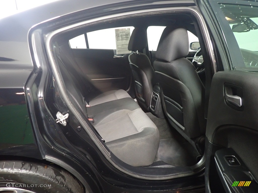 2015 Charger SE AWD - Phantom Black Tri-Coat Pearl / Black photo #36