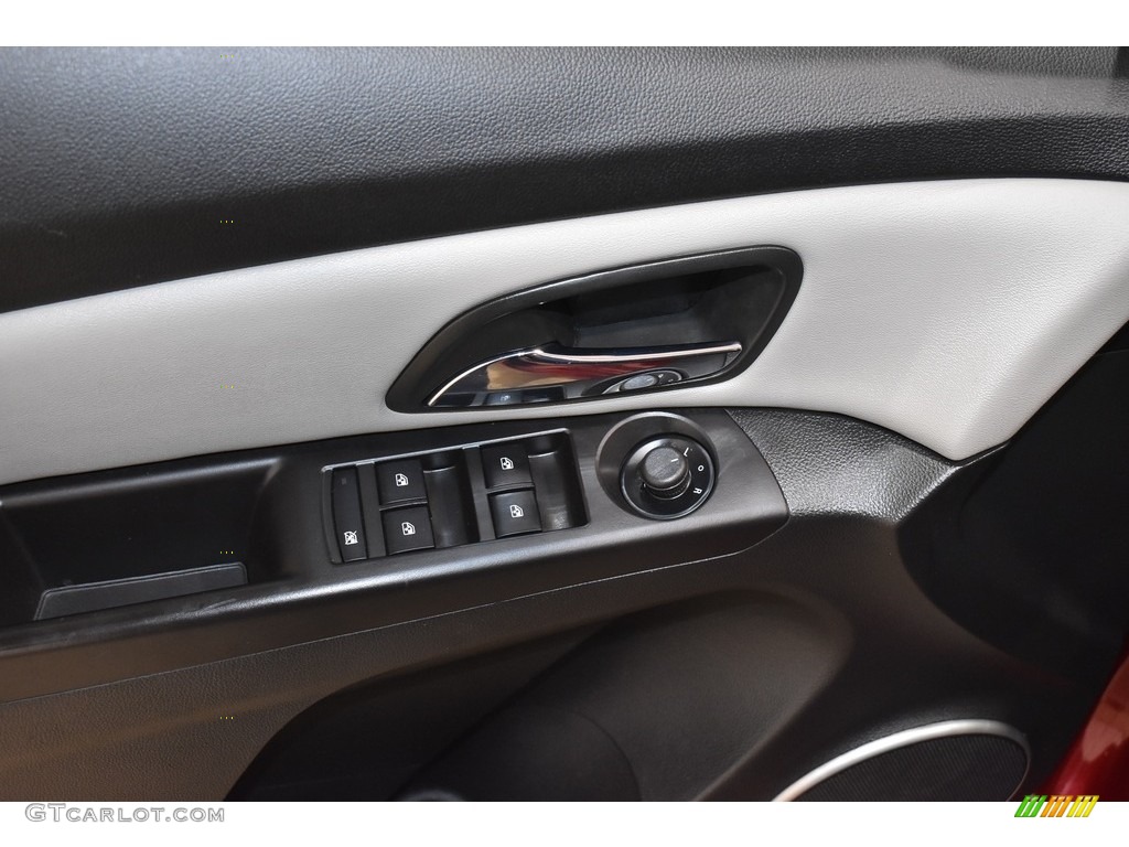 2014 Cruze LT - Crystal Red Tintcoat / Medium Titanium photo #11