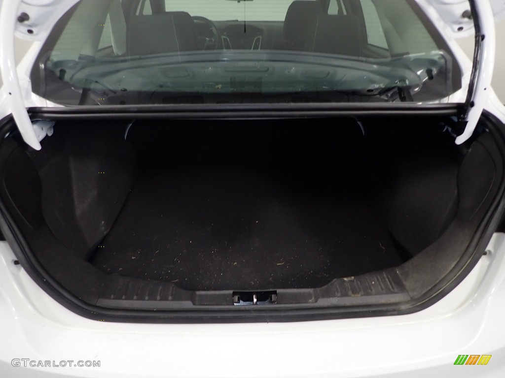 2014 Focus SE Sedan - Oxford White / Charcoal Black photo #12