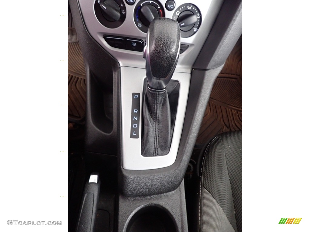 2014 Focus SE Sedan - Oxford White / Charcoal Black photo #24