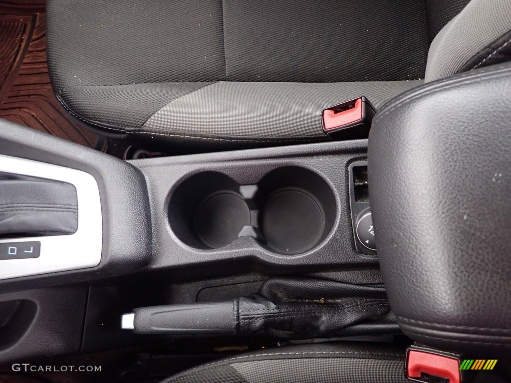 2014 Focus SE Sedan - Oxford White / Charcoal Black photo #25