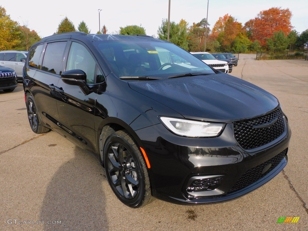 2021 Pacifica Touring AWD - Brilliant Black Crystal Pearl / Black photo #3