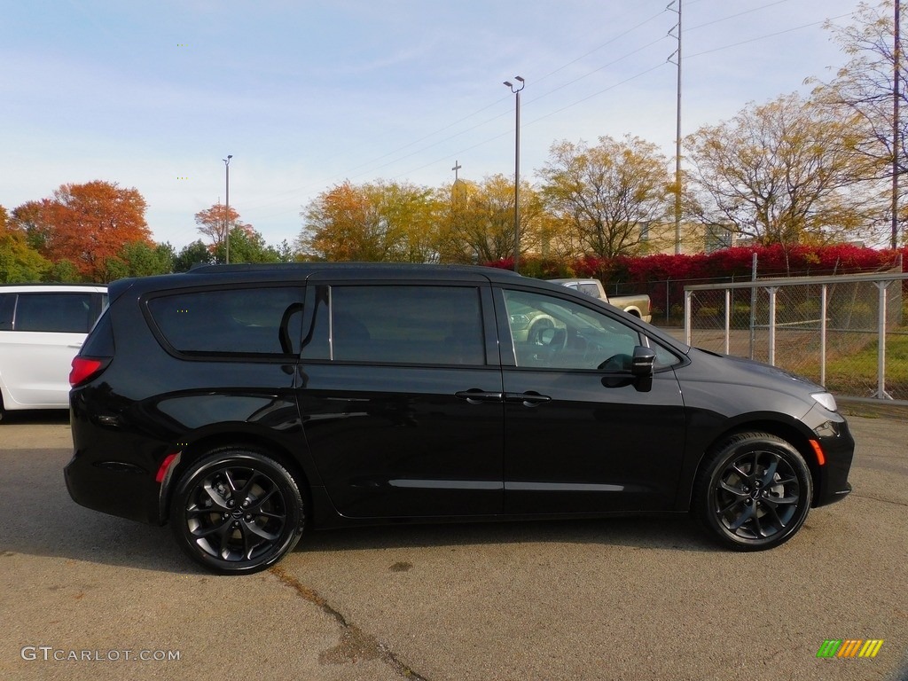 Brilliant Black Crystal Pearl 2021 Chrysler Pacifica Touring AWD Exterior Photo #143135082