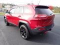 Deep Cherry Red Crystal Pearl - Cherokee Trailhawk 4x4 Photo No. 2