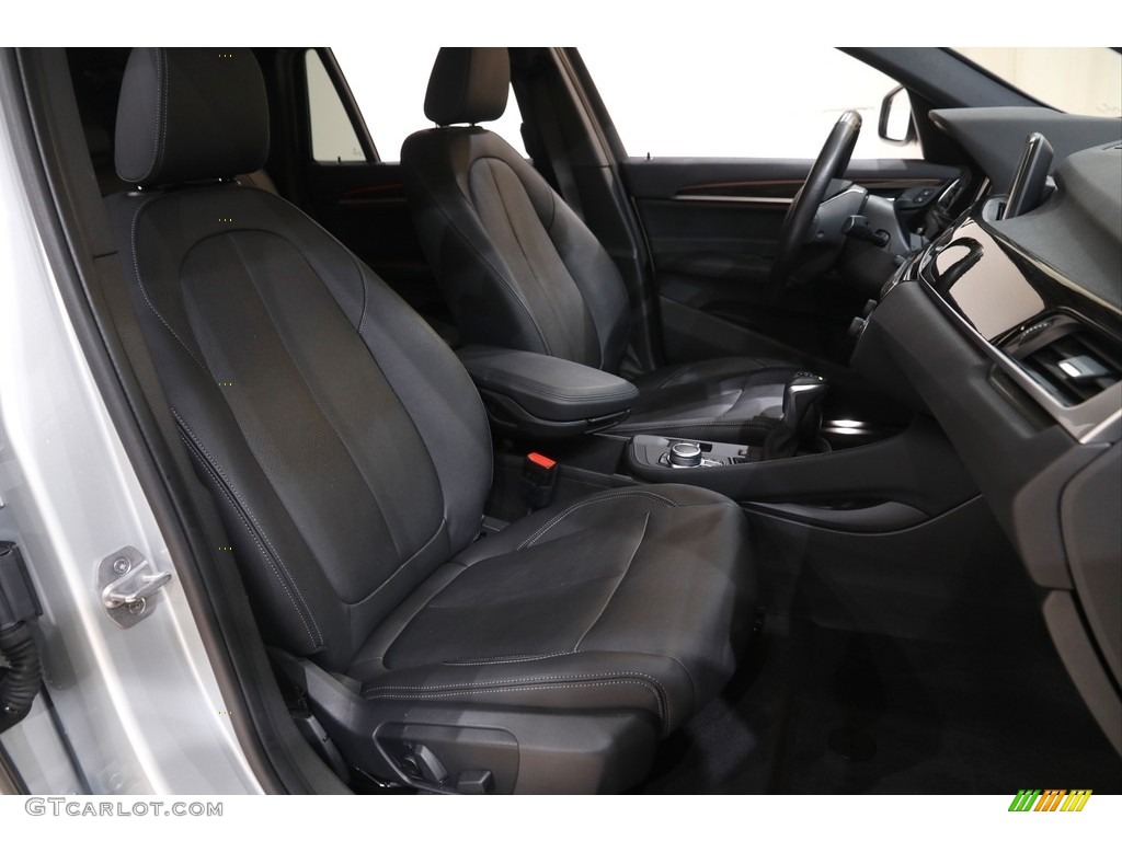 2018 X1 xDrive28i - Glacier Silver Metallic / Black photo #18