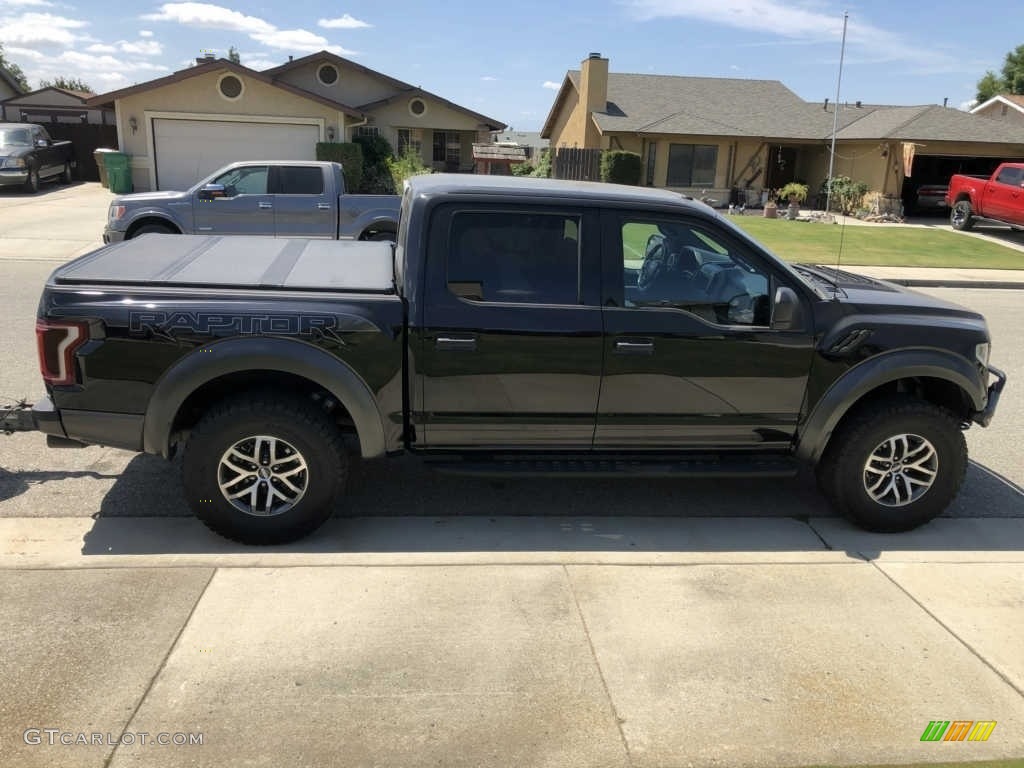 2017 F150 SVT Raptor SuperCrew 4x4 - Shadow Black / Black photo #16