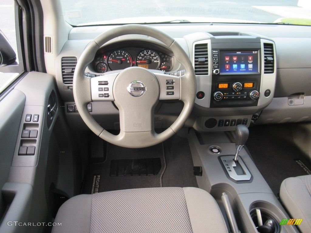 2020 Nissan Frontier SV Crew Cab 4x4 Dashboard Photos