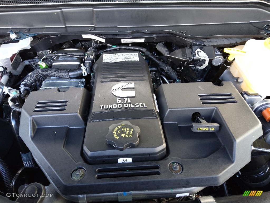 2022 Ram 4500 SLT Crew Cab 4x4 Chassis Engine Photos