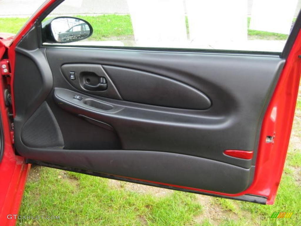 2004 Monte Carlo SS - Victory Red / Ebony Black photo #17