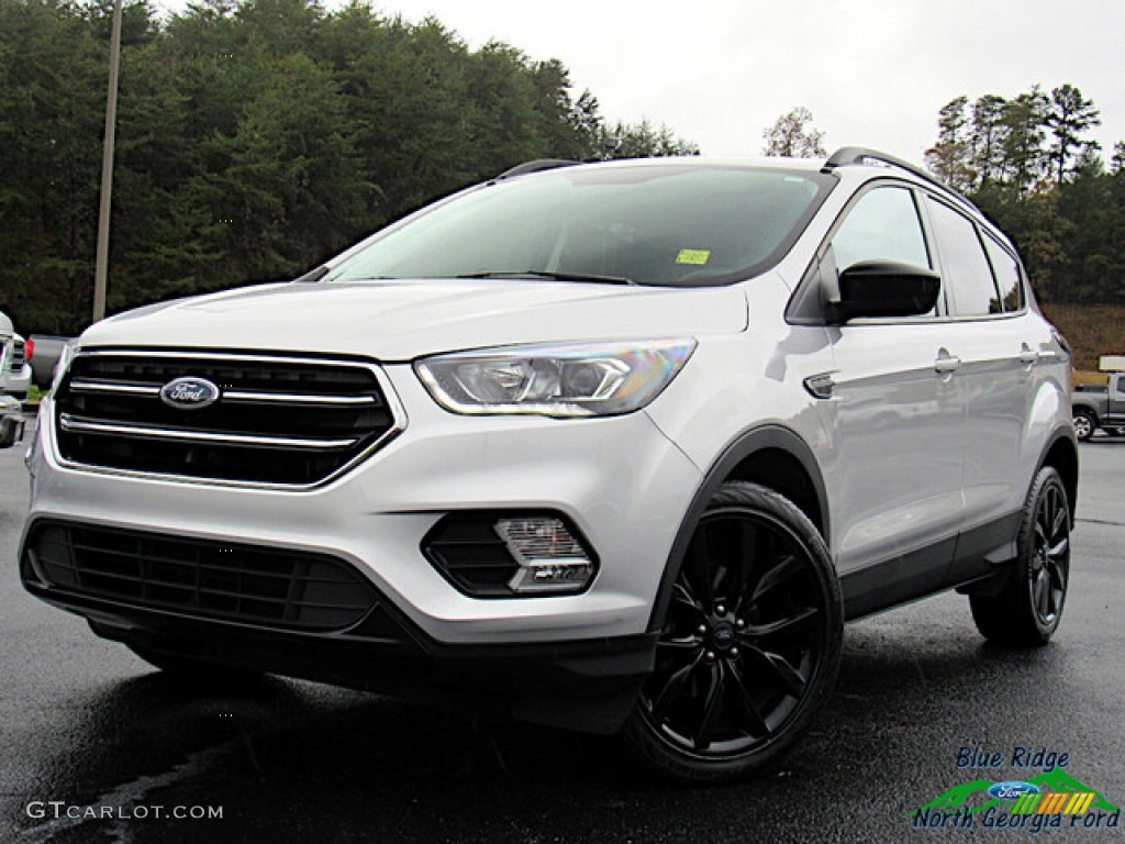 2018 Escape SE - Ingot Silver / Charcoal Black photo #1