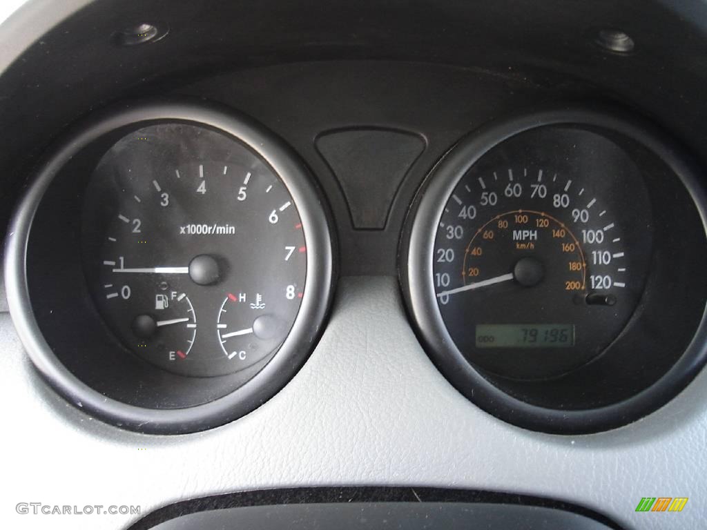 2004 Aveo Hatchback - Galaxy Silver Metallic / Gray photo #23