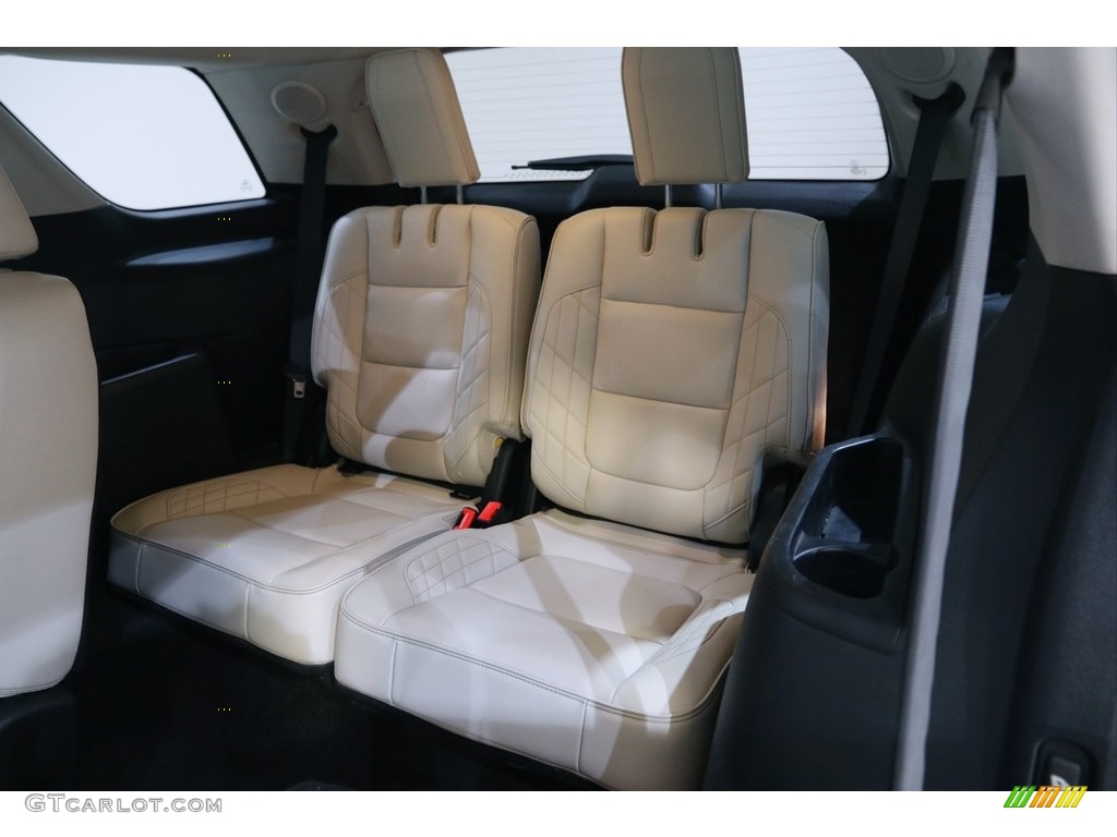 2018 Explorer Platinum 4WD - White Platinum / Medium Soft Ceramic photo #22
