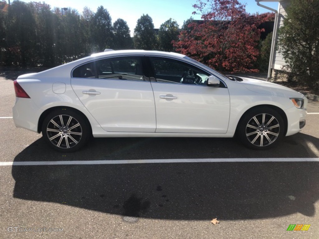 2018 S60 T5 AWD - Ice White / Beechwood/Off Black photo #3