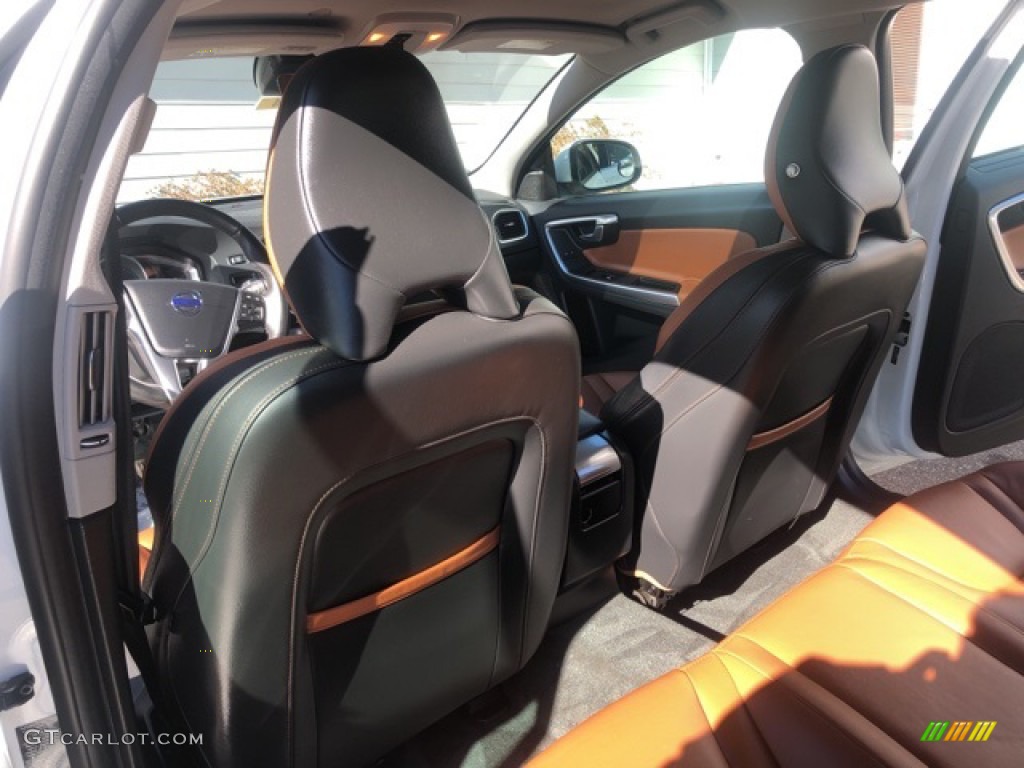 2018 S60 T5 AWD - Ice White / Beechwood/Off Black photo #22