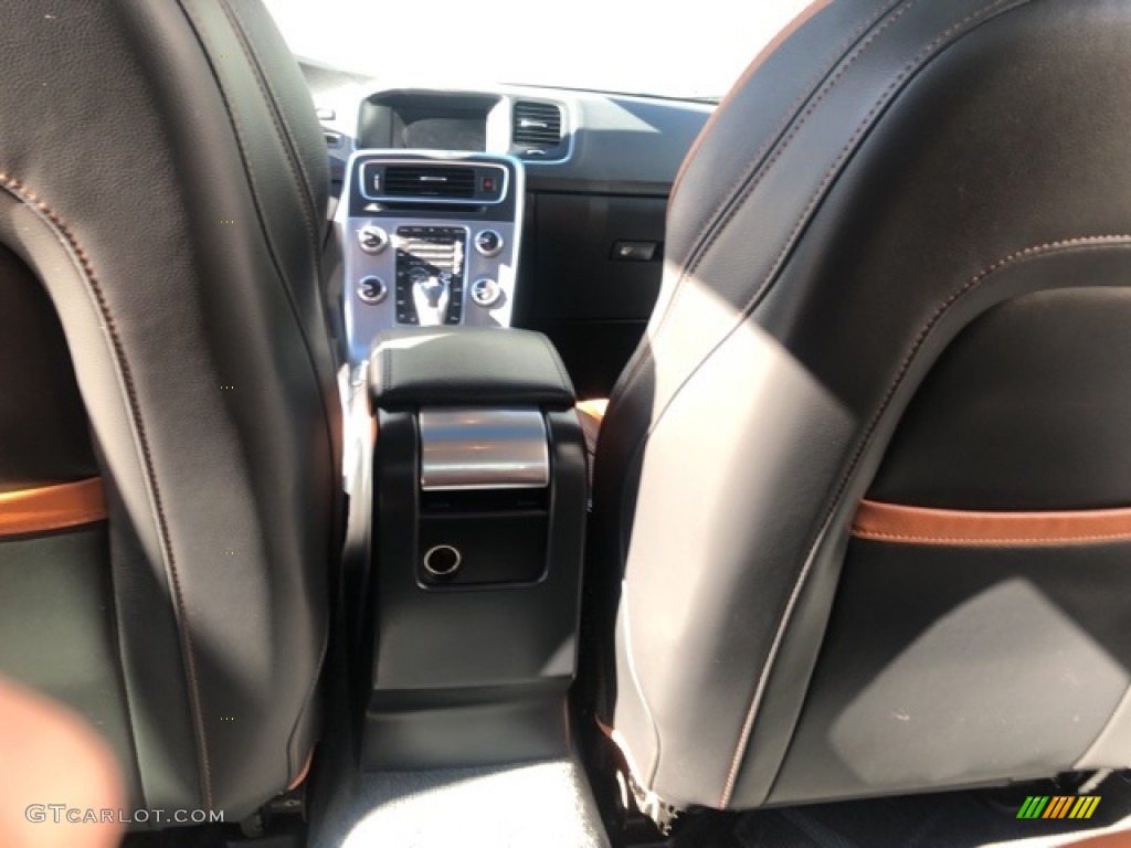 2018 S60 T5 AWD - Ice White / Beechwood/Off Black photo #24
