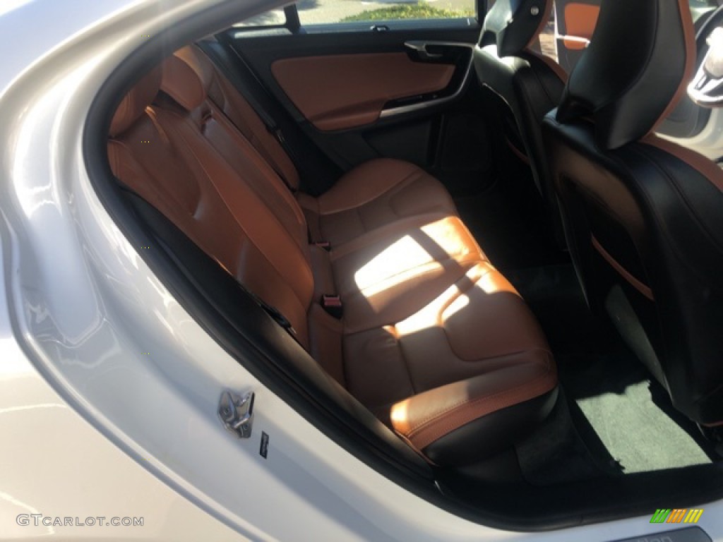 2018 S60 T5 AWD - Ice White / Beechwood/Off Black photo #28