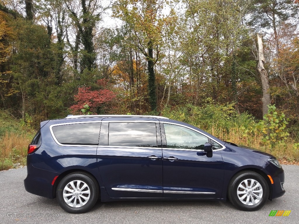 2018 Pacifica Touring L - Jazz Blue Pearl / Black/Alloy photo #6