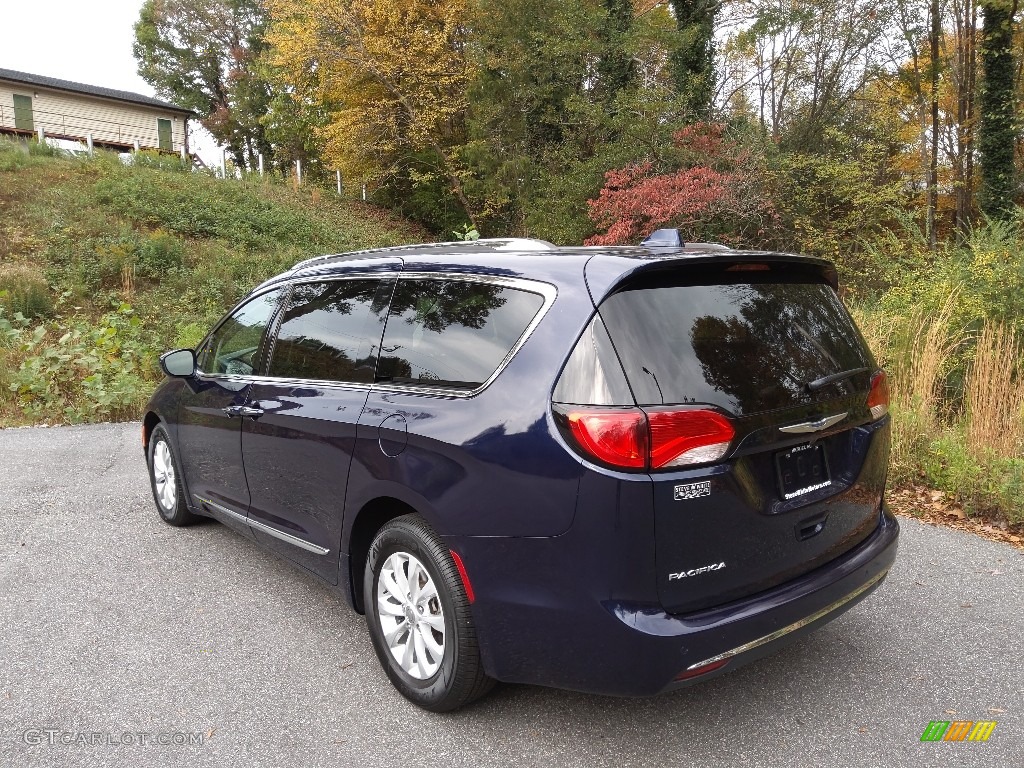 2018 Pacifica Touring L - Jazz Blue Pearl / Black/Alloy photo #9