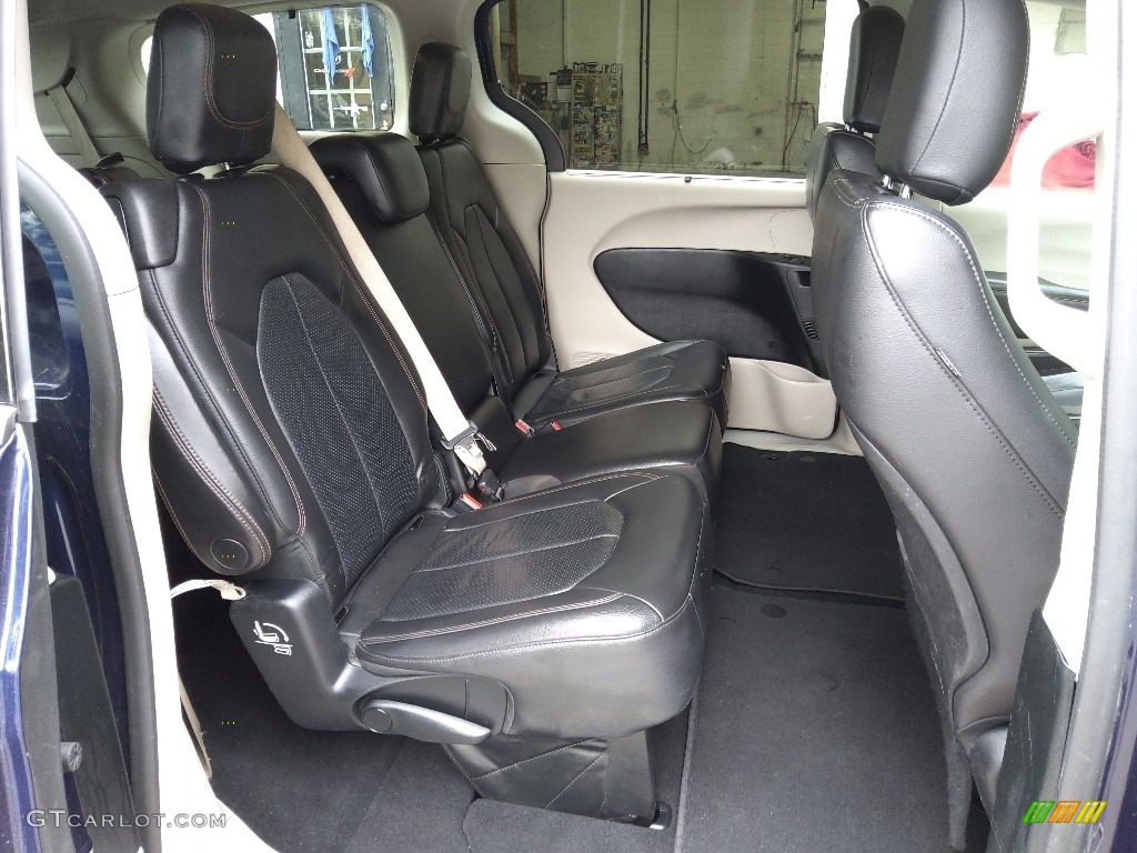 2018 Pacifica Touring L - Jazz Blue Pearl / Black/Alloy photo #17
