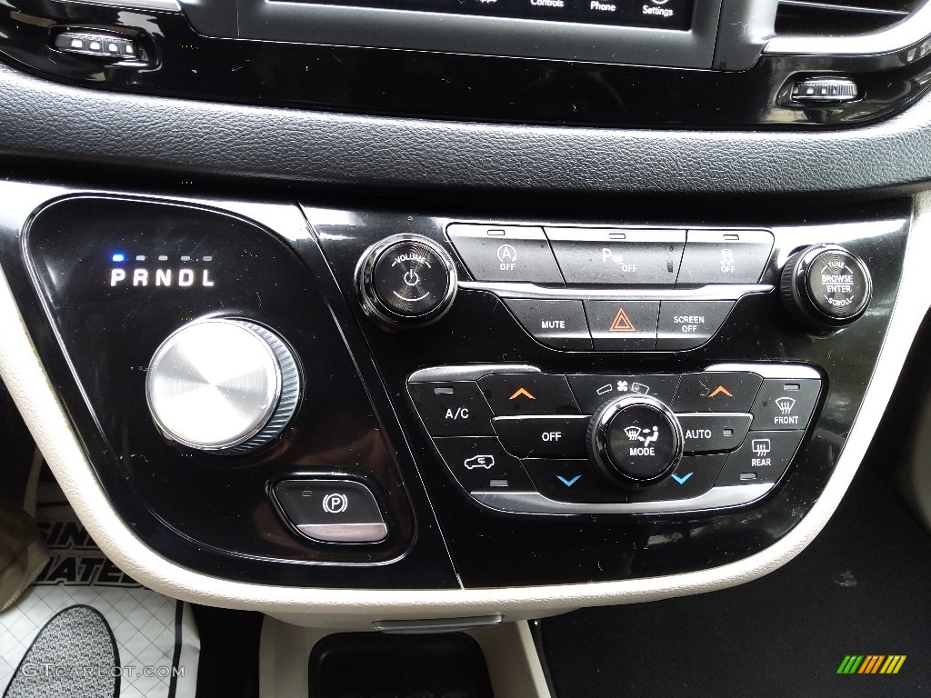 2018 Pacifica Touring L - Jazz Blue Pearl / Black/Alloy photo #26