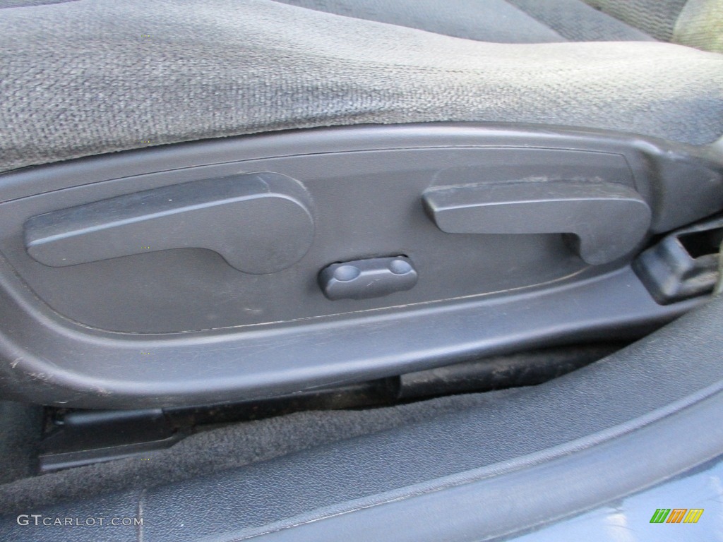 2016 Chevrolet Impala Limited LT Front Seat Photos