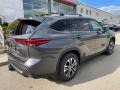 2022 Magnetic Gray Metallic Toyota Highlander XLE AWD  photo #9