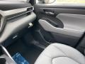 2022 Toyota Highlander XLE AWD Front Seat