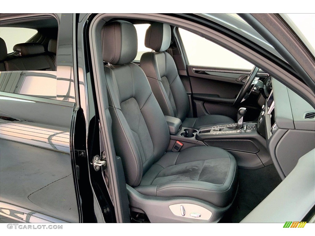 Black Interior 2020 Porsche Macan Standard Macan Model Photo #143165715