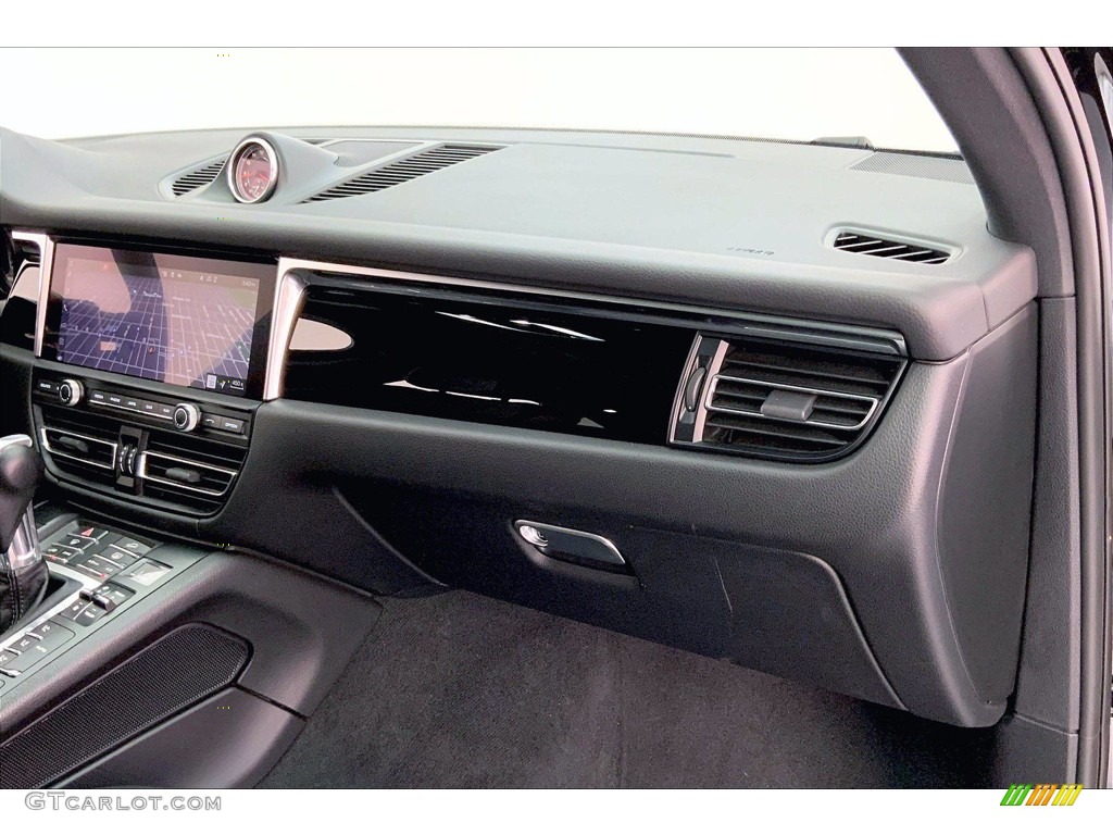2020 Porsche Macan Standard Macan Model Black Dashboard Photo #143165895