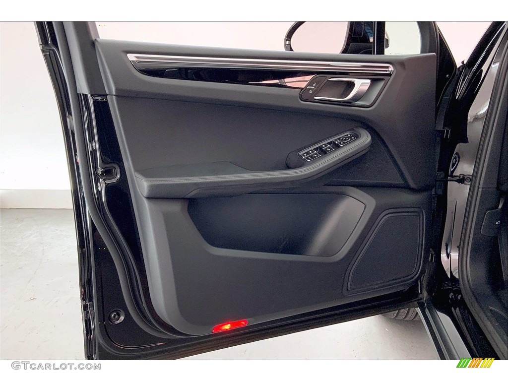 2020 Porsche Macan Standard Macan Model Black Door Panel Photo #143166075