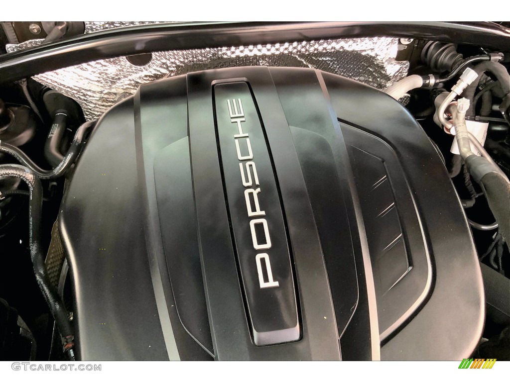 2020 Porsche Macan Standard Macan Model Marks and Logos Photo #143166186