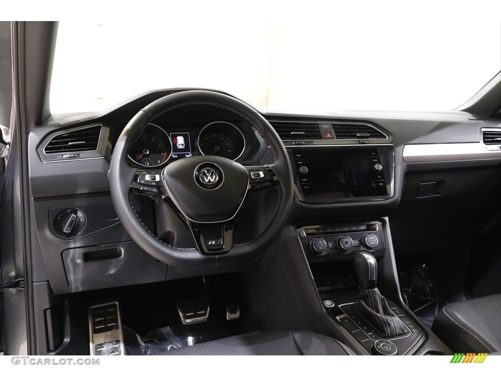 2021 Volkswagen Tiguan SE 4Motion Titan Black Dashboard Photo #143167319