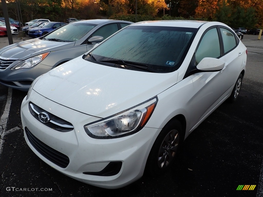 2016 Accent SE Sedan - Century White / Gray photo #1