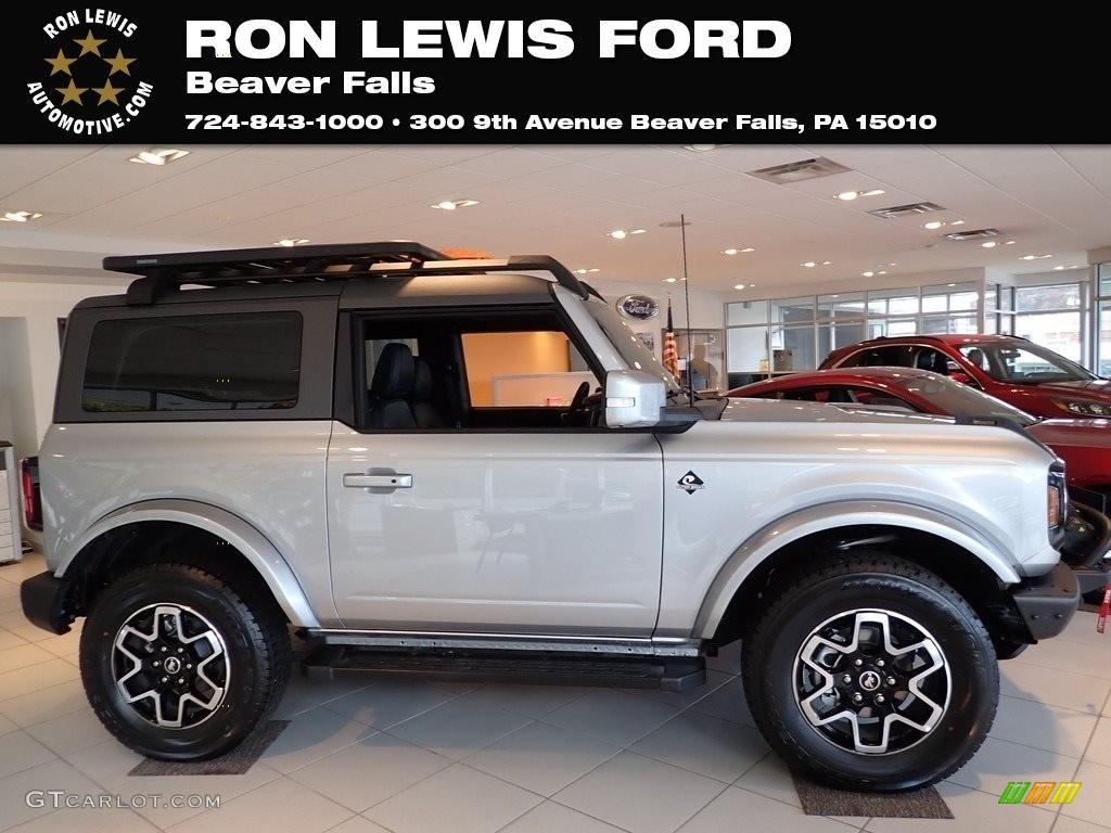 2021 Bronco Outer Banks 4x4 2-Door - Iconic Silver / Space Gray/Navy Pier photo #1