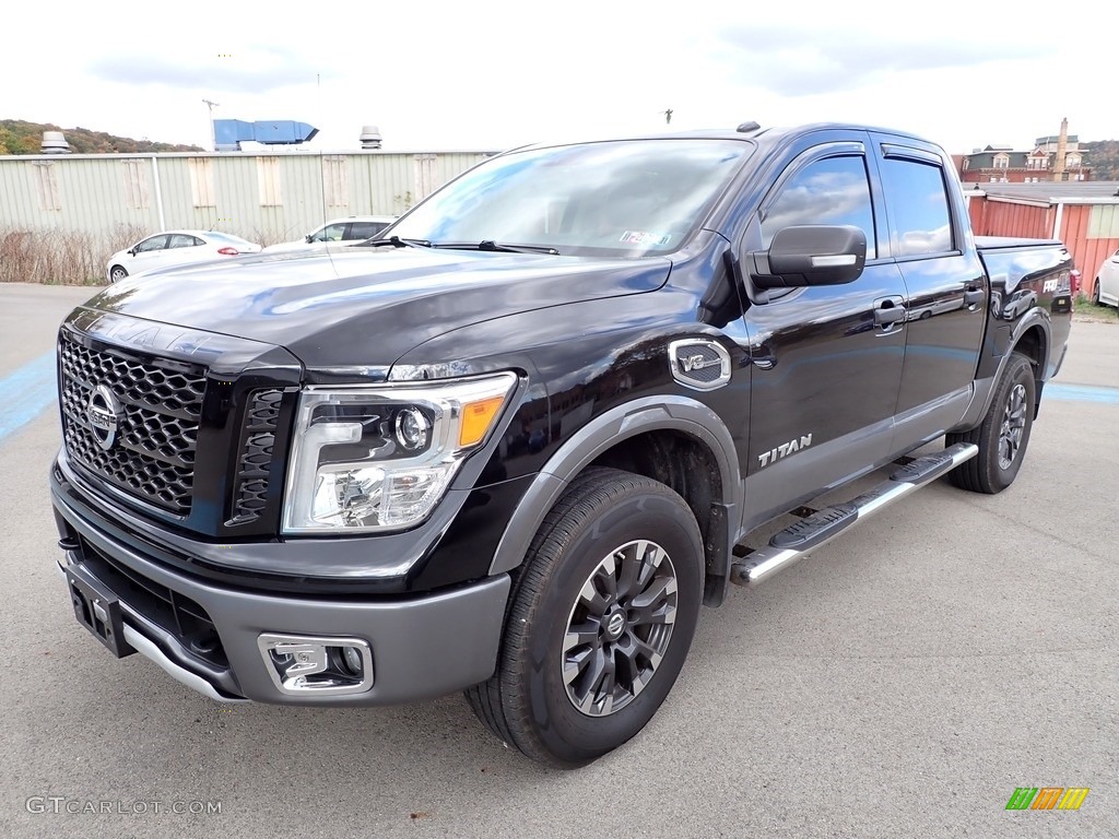 Magnetic Black 2017 Nissan Titan PRO-4X Crew Cab 4x4 Exterior Photo #143172259